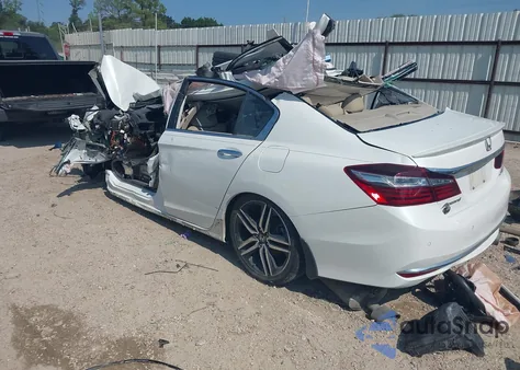 2017 Honda Accord Touring V6 z USA, uszkodzony, nr VIN 1HGCR3F97HA003642